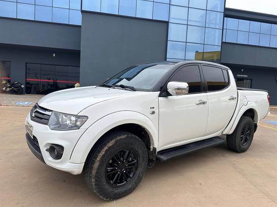 MITSUBISHI L200 TRITON 3.5 HPE 4X4 CD V6 24V FLEX 4P AUTOMÁTICO MITSUBISHI L200 TRITON 3.5 HPE 4X4 CD V6 24V FLEX 4P AUTOMÁTICO